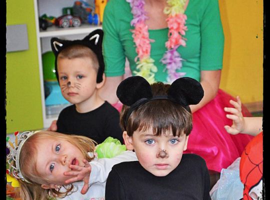 Dzień Babci i Dziadka na karnawałowo :)