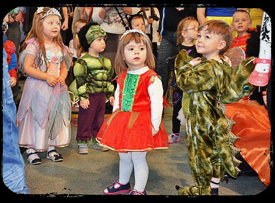 Dzień Babci i Dziadka na karnawałowo :)