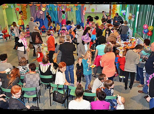 Dzień Babci i Dziadka na karnawałowo :)