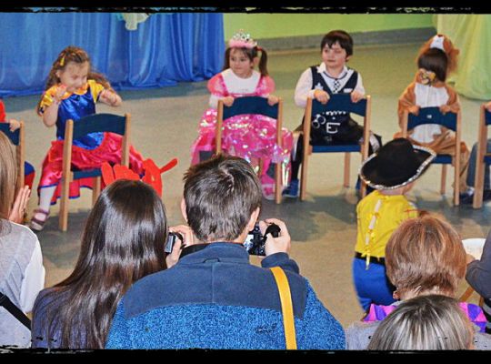 Dzień Babci i Dziadka na karnawałowo :)