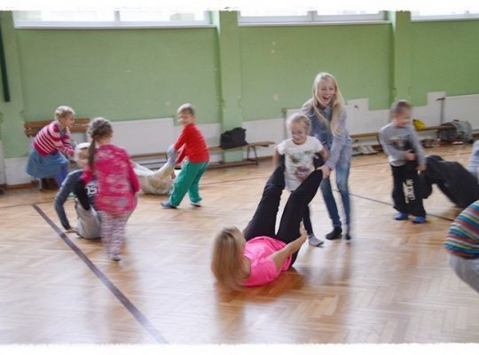 Zajęcia grupowe z Ruchu Rozwijającego bazującego na pracy Weroniki Sherborne