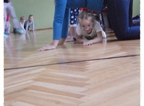 Zajęcia grupowe z Ruchu Rozwijającego bazującego na pracy Weroniki Sherborne