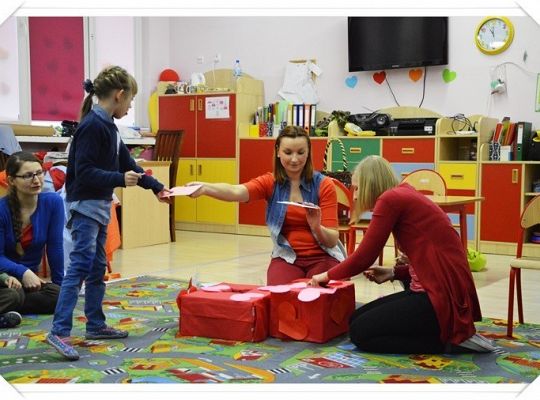 Pierwszy dzień ferii zimowych w przedszkolu- zabawa walentynkowa