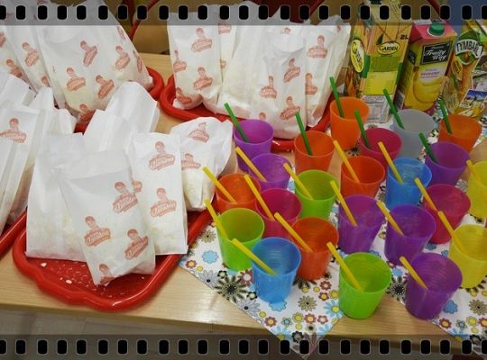 Piąty dzień ferii zimowych w przedszkolu - Kino w piżamach i gość specjalny!