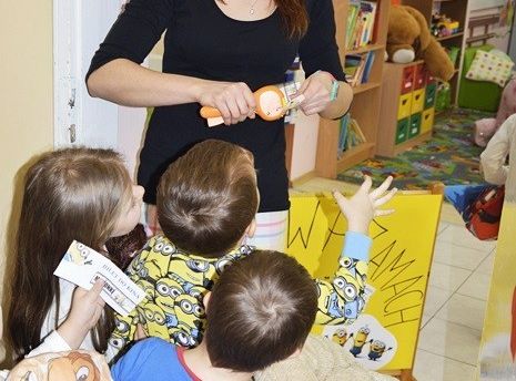 Piąty dzień ferii zimowych w przedszkolu - Kino w piżamach i gość specjalny!