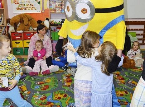 Piąty dzień ferii zimowych w przedszkolu - Kino w piżamach i gość specjalny!