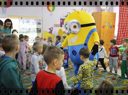 Piąty dzień ferii zimowych w przedszkolu - Kino w piżamach i gość specjalny!