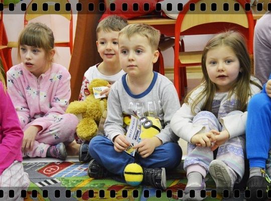 Piąty dzień ferii zimowych w przedszkolu - Kino w piżamach i gość specjalny!