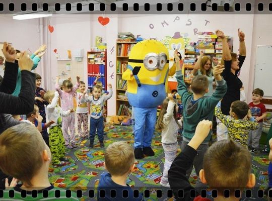 Piąty dzień ferii zimowych w przedszkolu - Kino w piżamach i gość specjalny!