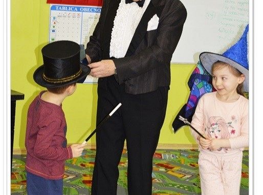 Magia jest w każdym z nas! – lekcja iluzji w przedszkolu.