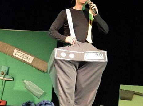 Starszaki na spektaklu pt. "Elektromisja"