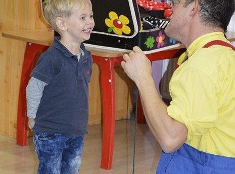 „Kiedy śmieje się dziecko, śmieje się cały świat”