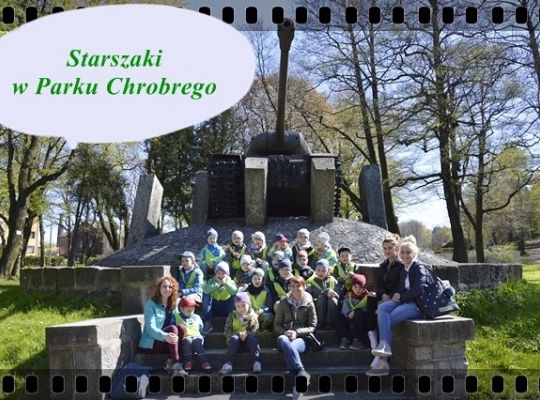 To był maj,Pachniała Saska Kępa szalonym, zielonym bzem!