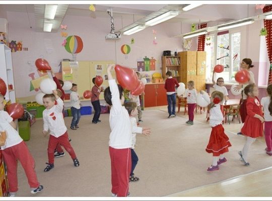To był maj,Pachniała Saska Kępa szalonym, zielonym bzem!