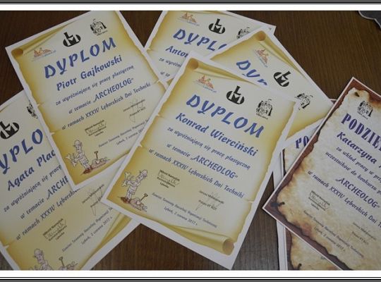 Czerwiec – czerwone maki, podróże i czereśnie!