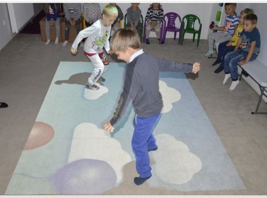 Za co starszaki uwielbiają kolorową planetę?