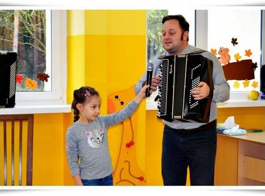 LEKCJA MUZYKI Z PANEM AKORDEONISTĄ