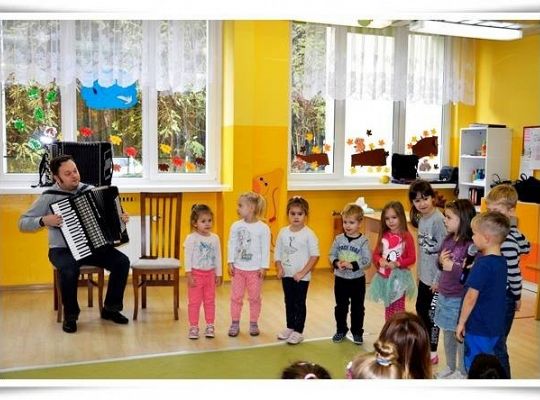 LEKCJA MUZYKI Z PANEM AKORDEONISTĄ