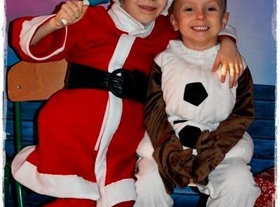 Świąteczne występy średniaczków i starszaków.