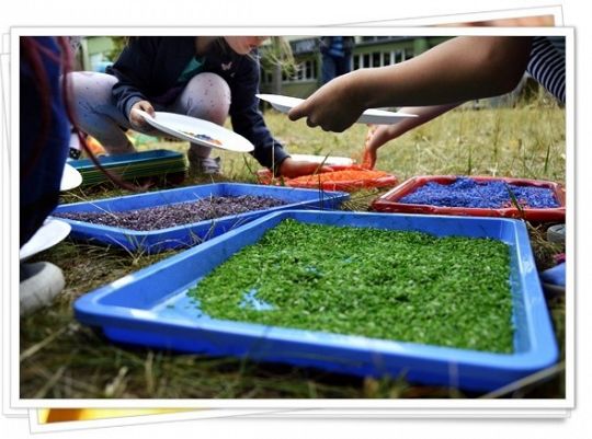 Czerwone maki, wata cukrowa i zapach łąki....