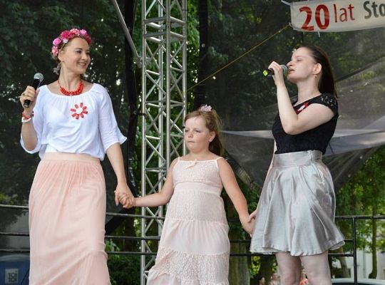 Czerwone maki, wata cukrowa i zapach łąki....