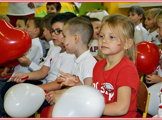Niepodległa do hymnu! Radujmy się !