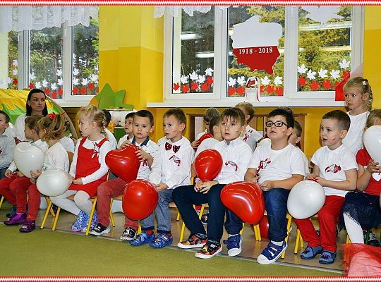 Niepodległa do hymnu! Radujmy się !