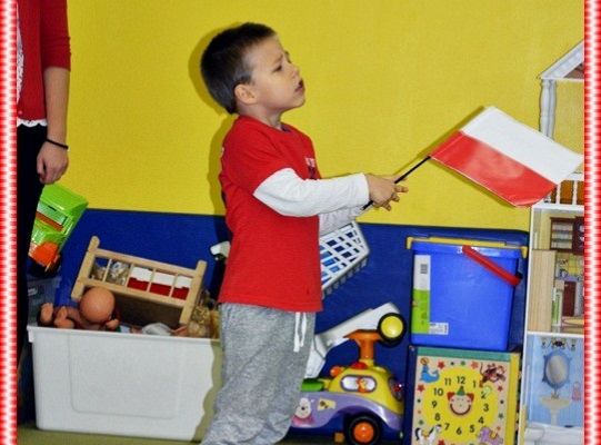 Niepodległa do hymnu! Radujmy się !