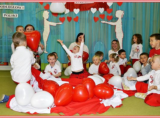 Niepodległa do hymnu! Radujmy się !