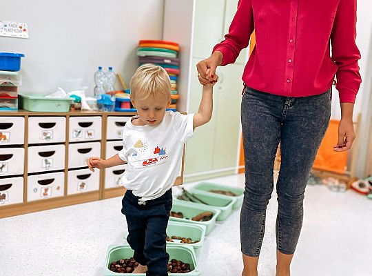 Jesienna sensoryczna ściezka