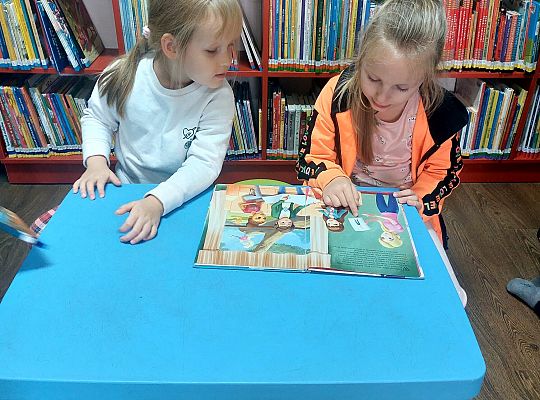 Pszczółki z wizytą w bibliotece