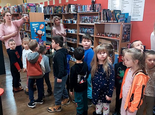 Pszczółki z wizytą w bibliotece