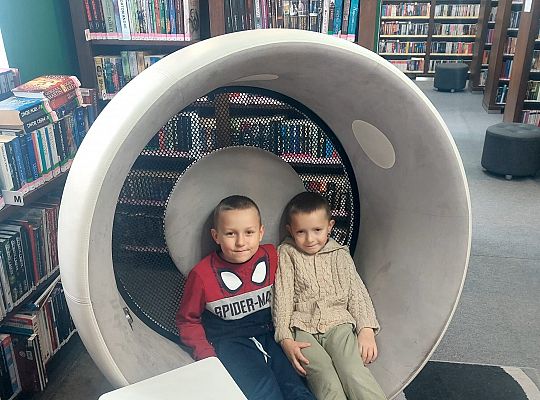 Pszczółki z wizytą w bibliotece