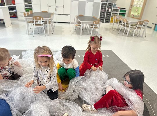 Zabawa z folia bąbelkową