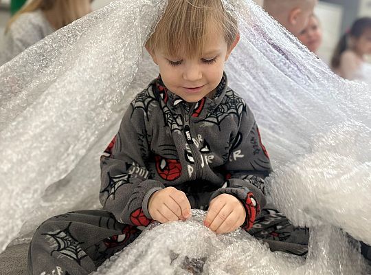 Zabawa z folia bąbelkową